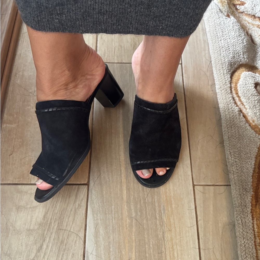Jack Rogers Women's Black Suede stacked chunky heel Mule Slides
